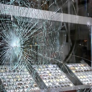 İşyeri Camı - Mağaza Vitrin Camı